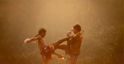 Cine Teatro Cuiabá quebra a segunda-feira com o espetáculo que conta a história do Muay Thai