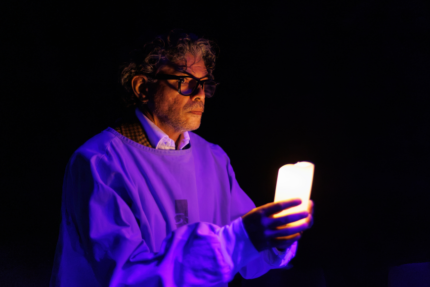 Estreia do espet&aacute;culo Dicke e o labirinto no Cine Teatro Cuiab&aacute;