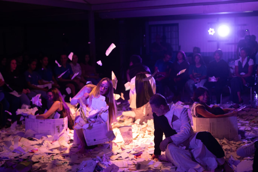 A Companhia de Teatro Cena Onze leva para a popula&ccedil;&atilde;o de Rondon&oacute;polis o espet&aacute;culo "Borderline?!"